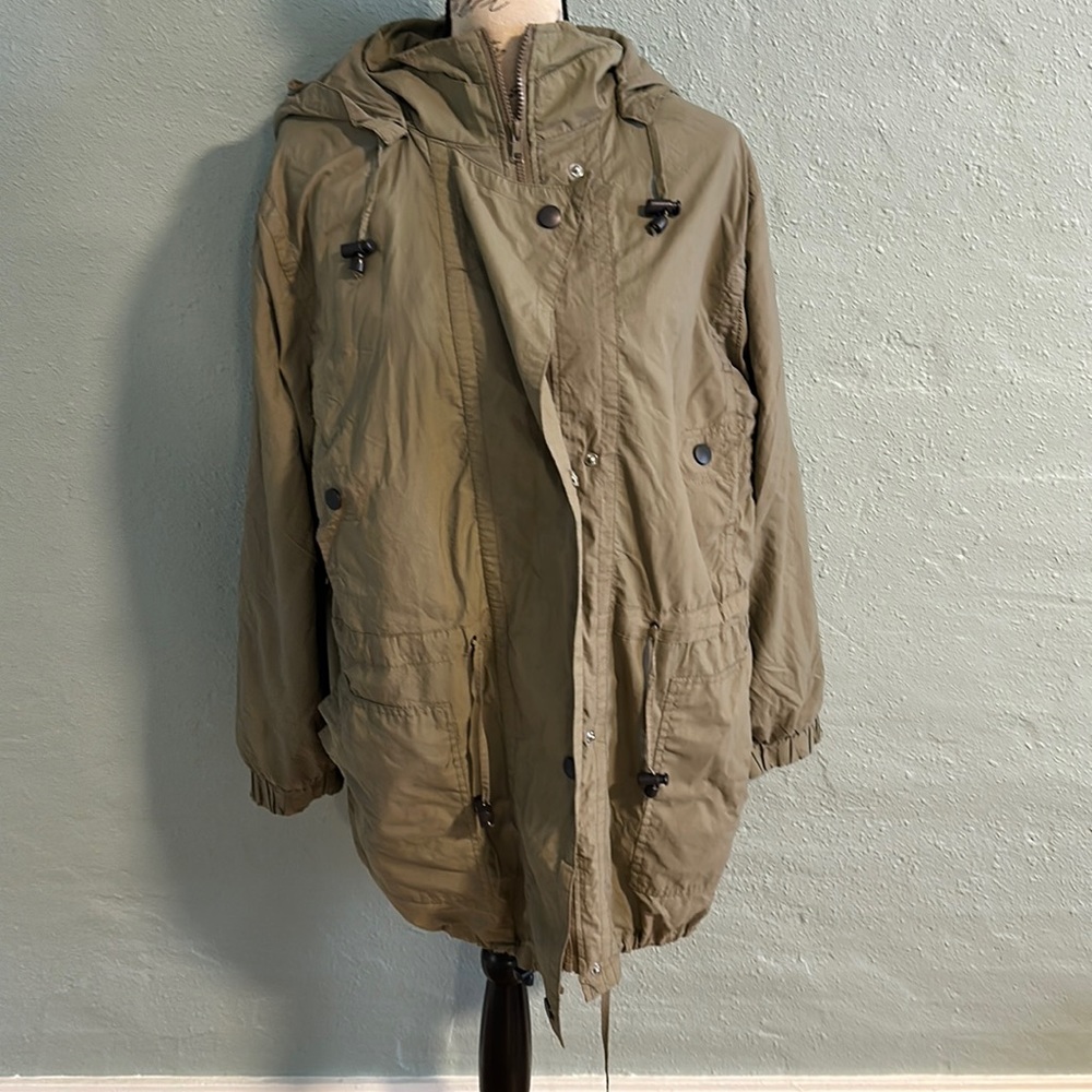Size 1x womens coat never worn